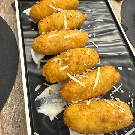 לינה וארוחת בוקר Angolo Paradiso נאפולי